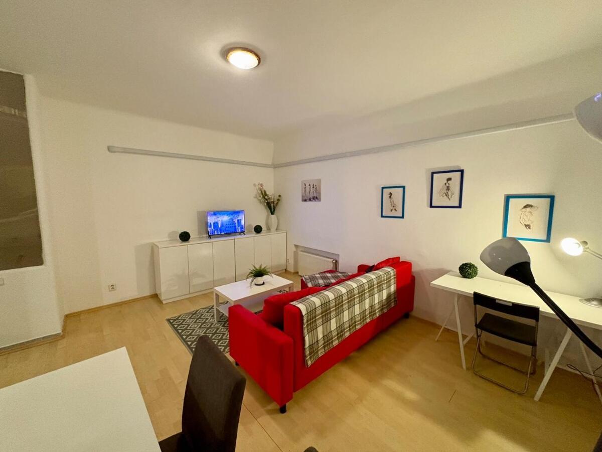 Urban Marvel Retro Apartment Bratislava